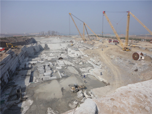 皇(huang)室(shi)啡(fei)鑛(kuang)山